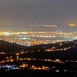 Kocaeli'nde Koerfez Manzarali Dogayla Basbasa Tatil 科喀艾里