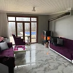 Kocaeli'nde Koerfez Manzarali Dogayla Basbasa Tatil *