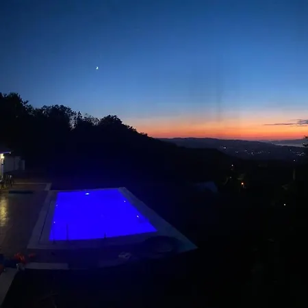 فيلة Kocaeli'nde Koerfez Manzarali Dogayla Basbasa Tatil كوجايِلِ