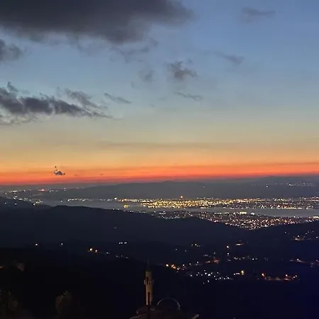 فيلة Kocaeli'nde Koerfez Manzarali Dogayla Basbasa Tatil