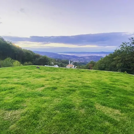 Kocaeli'nde Koerfez Manzarali Dogayla Basbasa Tatil *