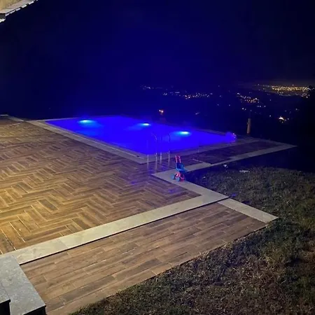 Kocaeli'nde Koerfez Manzarali Dogayla Basbasa Tatil