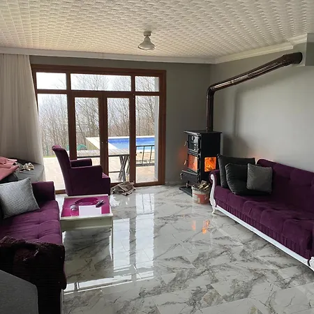 Kocaeli'nde Koerfez Manzarali Dogayla Basbasa Tatil *